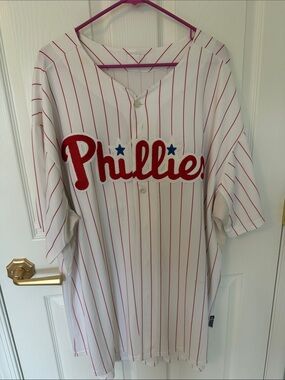 IC COLLECTION White Jersey with Red Pinstripes